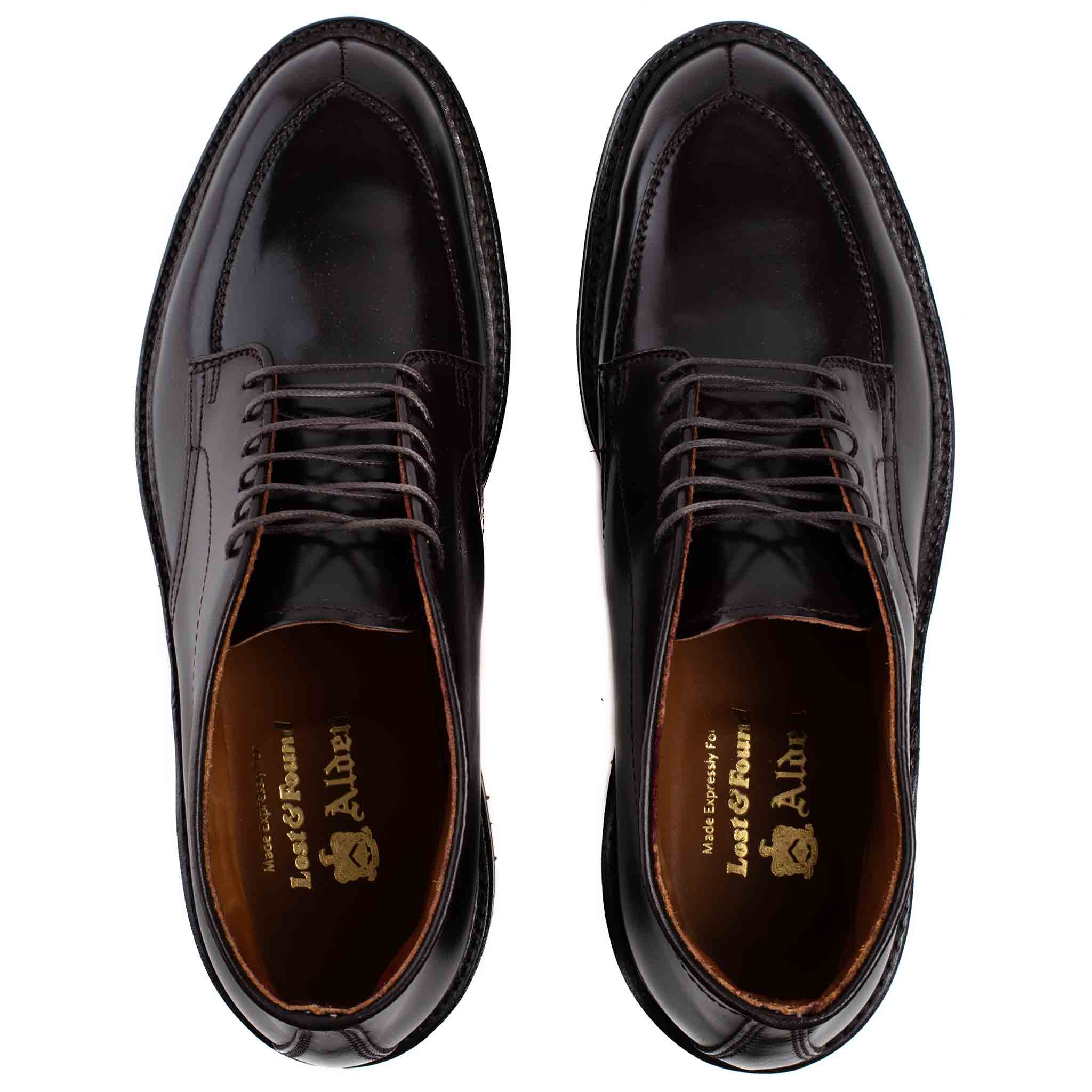 Alden Six Eye Chukka Boot Colour 8 Cordovan With Commando Sole - Image 4