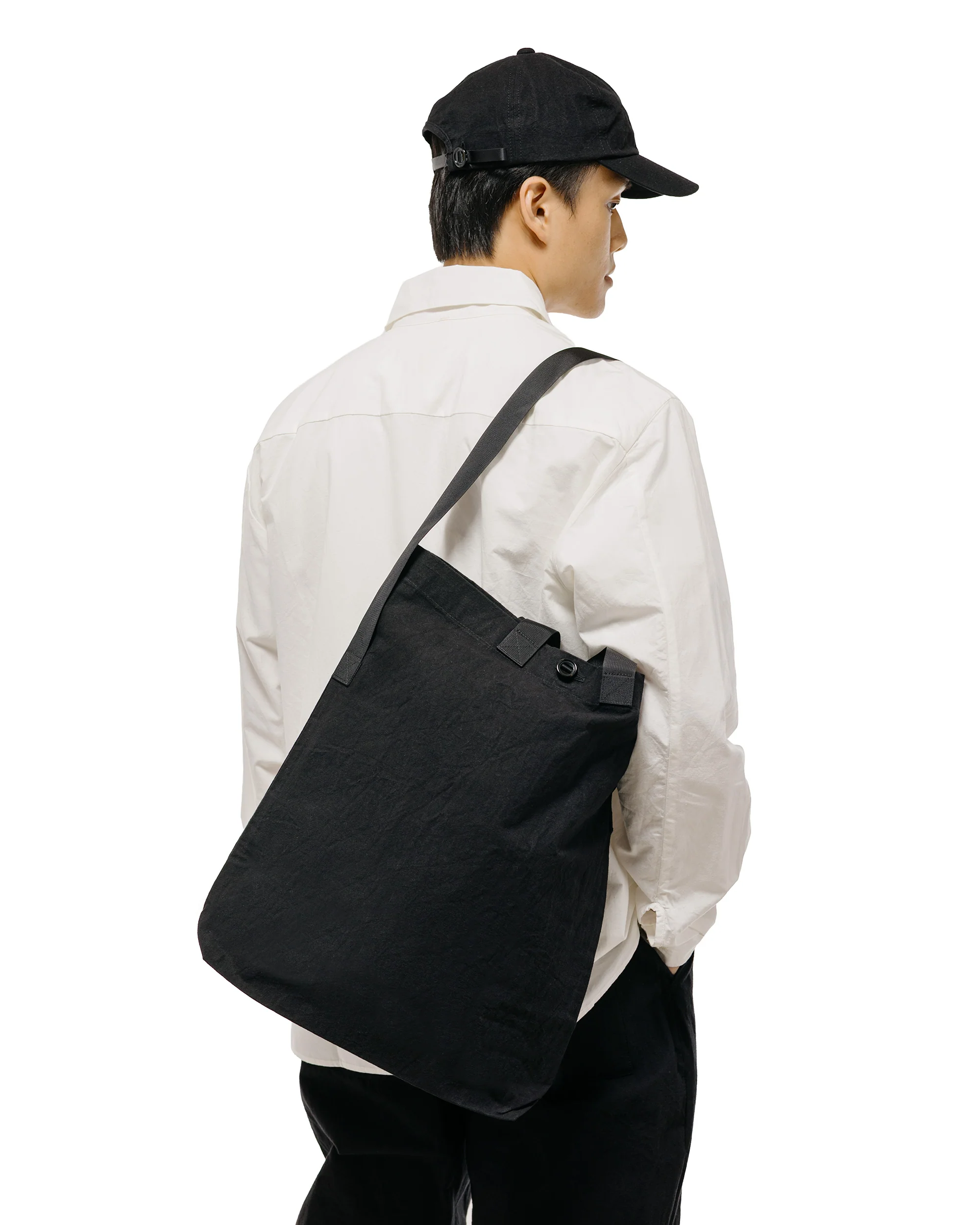 MAN-TLE R0B1 'Multi Handle Tote' Black Wax - Image 2