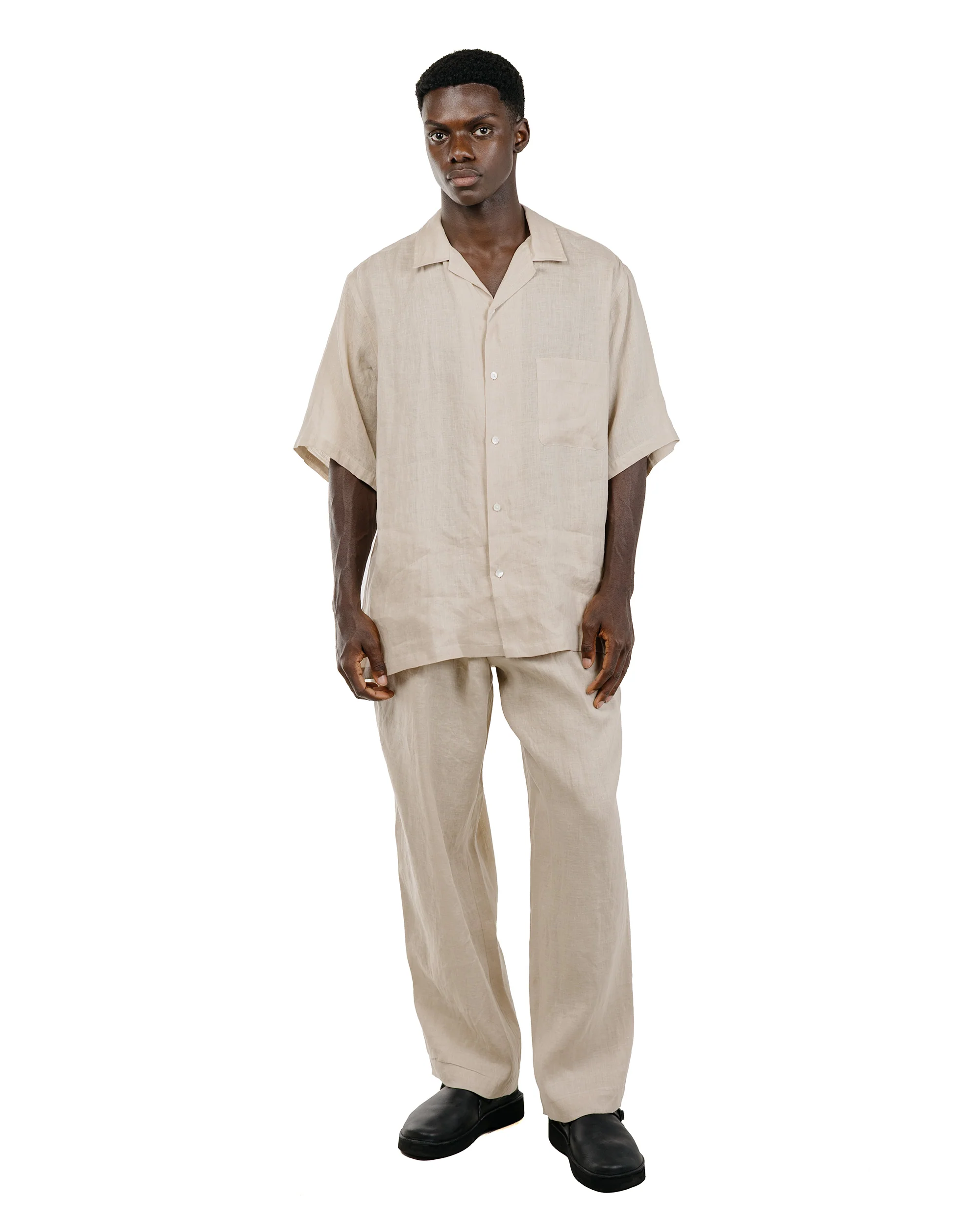 MARKAWARE Double Pleated Easy Trousers Hemp Shirting Taupe - Image 5