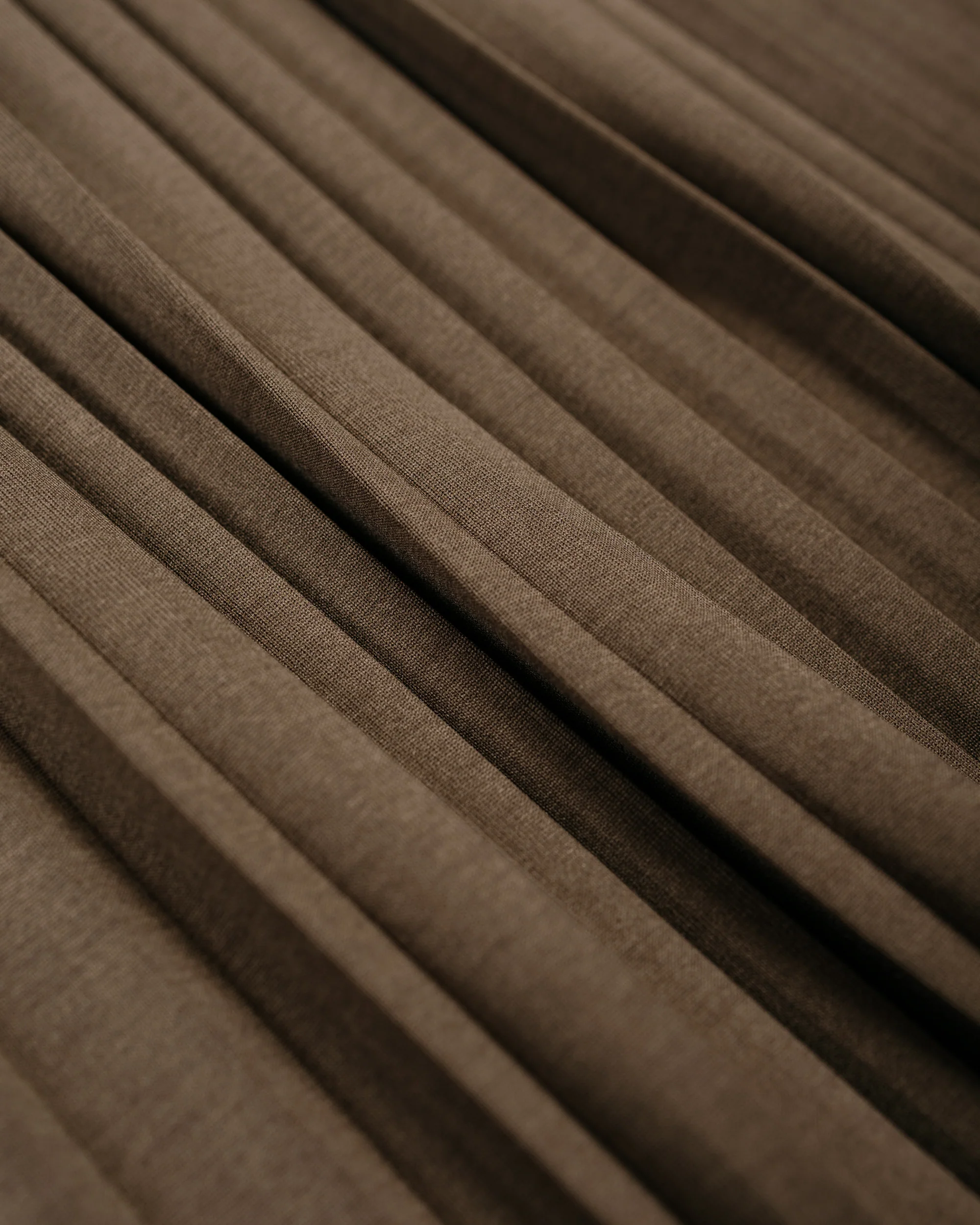 SATISFY AuraLite Pleated T-Shirt Olive SA - Image 5