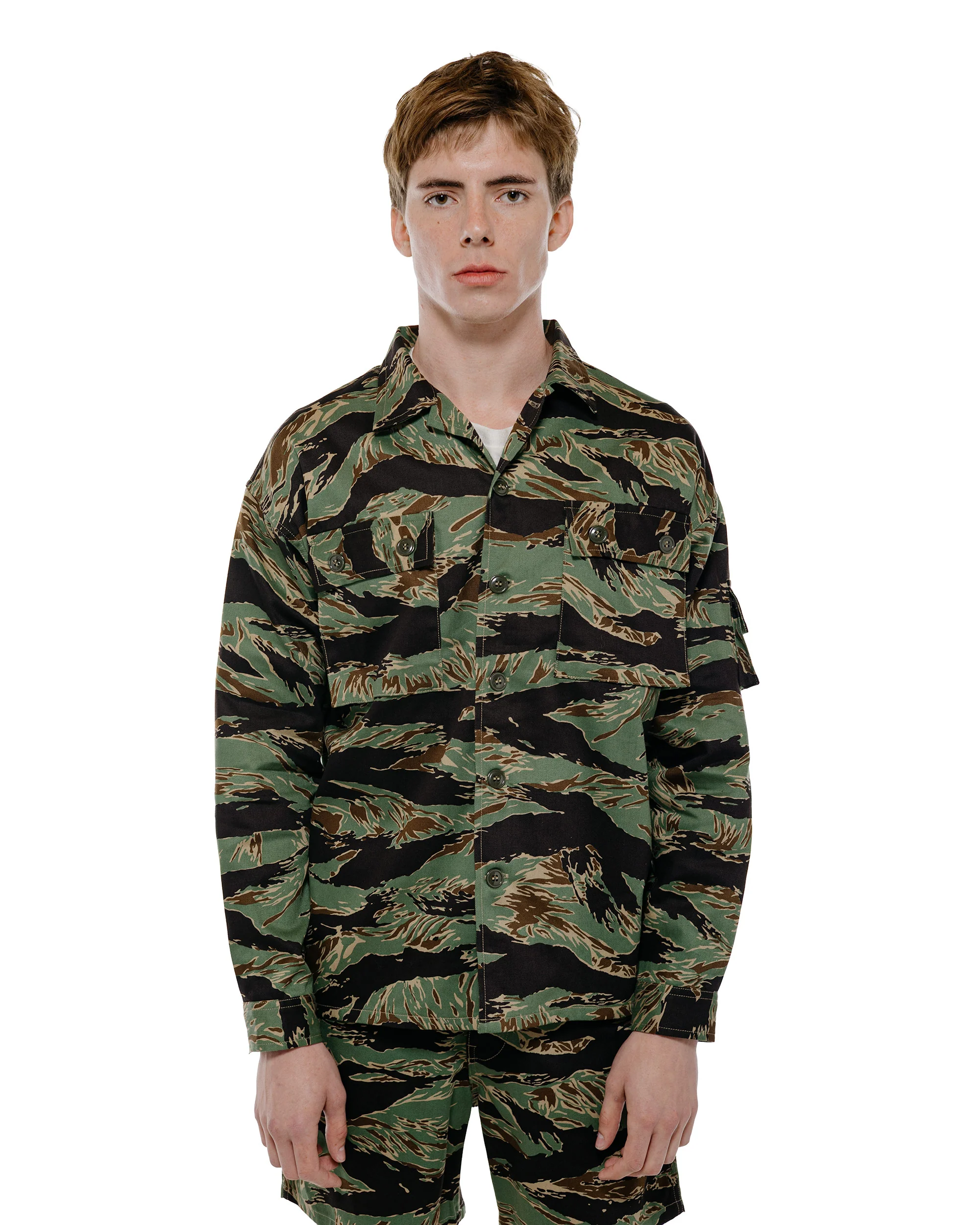 The Real McCoy's MJ26002 Tiger Camouflage Shirt / John Wayne Green - Image 2