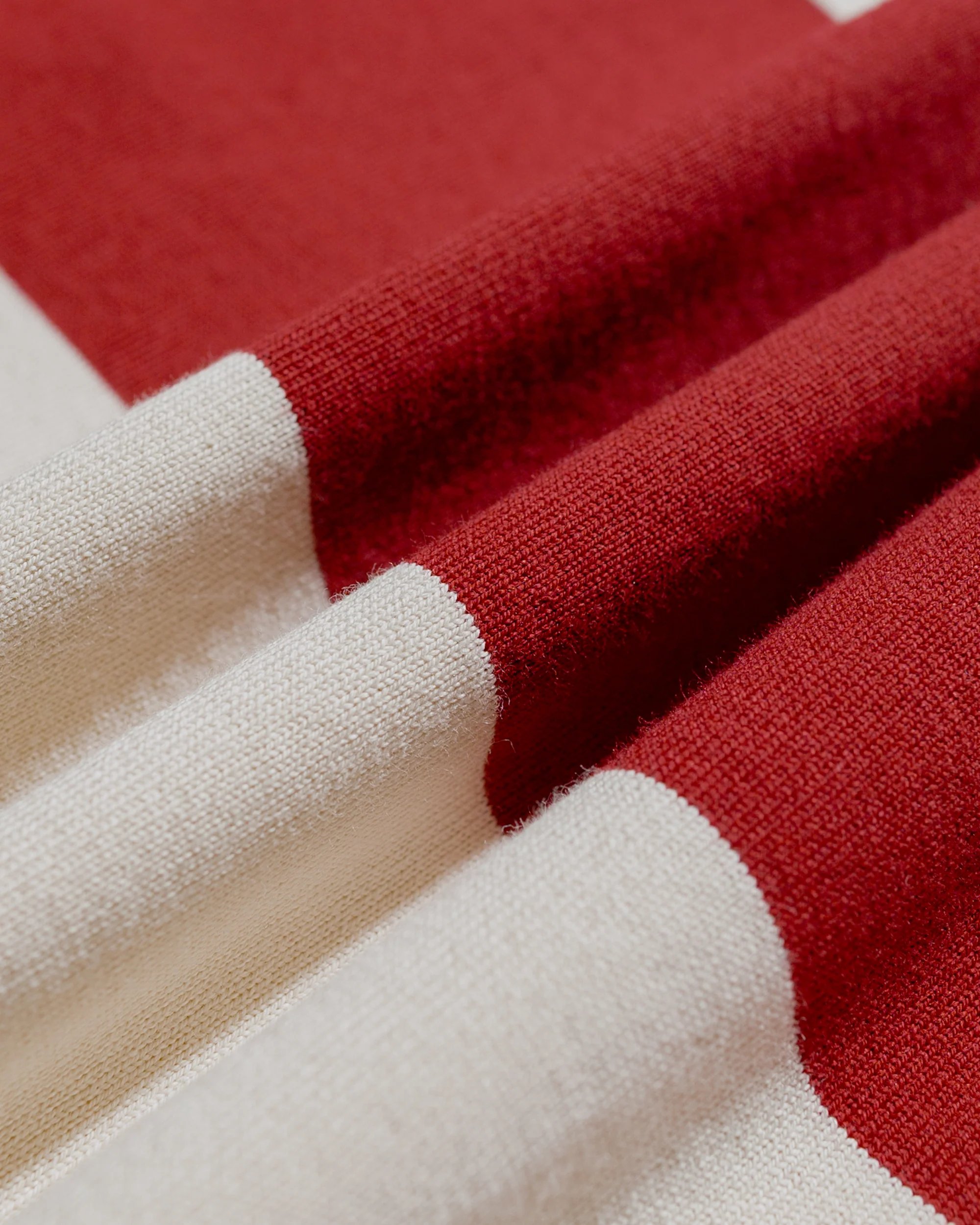 Warehouse Lot. 4108 S/S 4in Border T Bordeaux/Kinari - Image 5